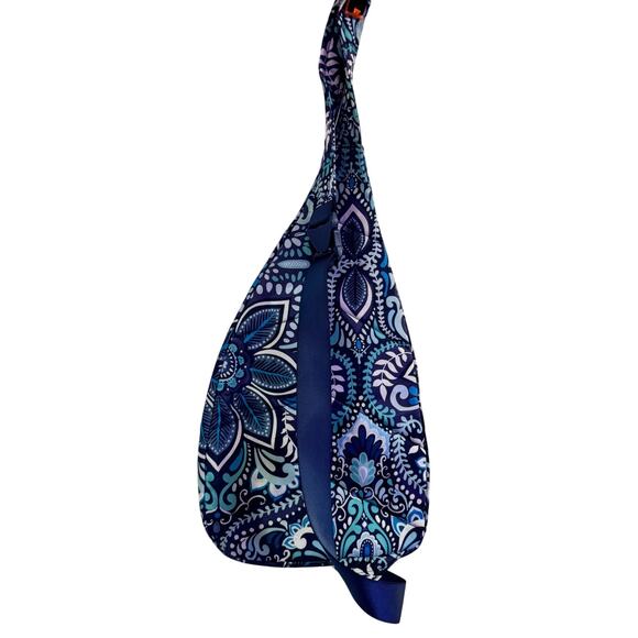 VERA BRADLEY cross Body Bag Blue and White GORGEOUS with adjustable strap - Picture 2 of 8